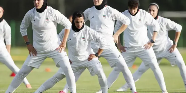 اولین دورهمی دختران ملیپوش بعد از جنگ (عکس)