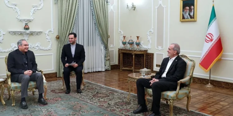 دیدار وزیر کشور پاکستان با رئیس جمهور؛ پزشکیان: ایران و پاکستان میتوانند نیازهای خود را با اتکا به ظرفیتهای منطقهای تأمین کنند/ امیدواریم تعاملات در تمامی زمینهها با جدیت بیشتری ادامه یابد