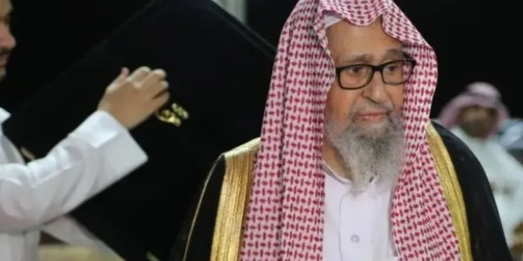 رویترز: مفتی اعظم عربستان از نیروهای نظامی خواست برای فدا کردن جان خود در جنگ با حوثی‌ها آماده باشند