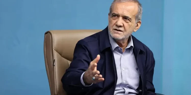 پزشکیان: دولت در موضوع بنزین از رویکردهای شتاب‌زده و شوک‌آور پرهیز خواهد کرد / سیاست‌های مدیریت مصرف بنزین تدریجی و با محوریت همراهی مردم اجرا می‌شود / به دنبال تحمیل تصمیمات انرژی به مردم نیستیم؛ هرجا مشکلی ایجاد شود، اصلاح می‌کنیم / منابع حاصل از کاهش مصرف بنزین صرف تقویت کالابرگ خواهد شد