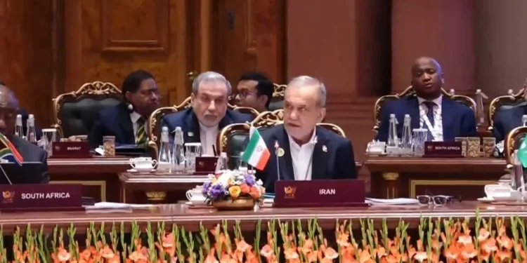 پزشکیان: تاب‌آوری اقتصادی بدون امنیت، پایدار نخواهد بود/ هیچ کشوری به تنهایی قادر به حل چالش‌های امروز جهان نیست/ توسعه‌ای که نابرابری را افزایش دهد، پایدار نخواهد بود/ بریکس باید در ممنوعیت توسل به زور، نقش مؤثرتری ایفا کند