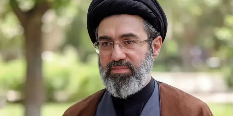 دستخط رهبر انقلاب خطاب به سردار موسوی، فرمانده هوافضای سپاه: در مورد زنجیره تامین ان‌شاء‌الله تلاش‌ها ادامه یابد و گزارش آن مرتبا به اینجانب منعکس گردد / مراقبت از جان عزیز خودتان و همه برادران خواسته موکد اینجانب است / امید است امور سامان گیرد