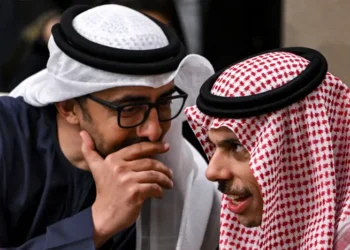 خبرگزاری واس: گفتگوی وزرای خارجه عربستان و امارات / دو طرف درباره ضرورتِ ناشی از تحولات اخیر برای یکپارچه‌سازی مواضع رایزنی کردند