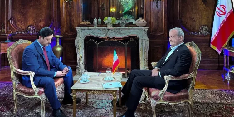 پزشکیان: مسئله تنگه هرمز با گفت‌و‌گو قابل حل است، نه با زورگویی / ما چیزی نمی‌خواهیم؛ فقط می‌خواهیم به همان تفاهم‌نامه برگردند و به آن پایبند باشند / درباره اتفاقی که در خط لوله عربستان افتاد، از فرماندهان خودمان پرسیدیم؛ آنها هم گفتند دخالتی نداشته‌اند / گفتیم بیایند و راستی‌آزمایی کنند؛ دور از انتظار نیست که اسرائیل این کار را کرده باشد تا دعوا را به راه بیندازد