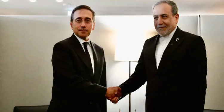 دیدار و گفت‌وگوی وزرای خارجه ایران و اسپانیا/ عراقچی: اهمیت اتخاذ رویکردی مسئولانه از سوی کشورهای اروپایی در قبال اقدامات آمریکا علیه ایران