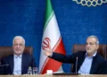 پزشکیان: اگر گروهی فکر کنند که تنها آنها عقل کل و تصمیم گیرنده هستند، ناخواسته باعث تضعیف کشور خواهند شد / [در خصوص لغو پروازها] ترامپ از آن سوی دنیا تهدید می‌کند و دستور می‌دهد و برخی از کشورها هم به دستور او گوش می‌دهند؛ همه کشورها به فکر منافع خود هستند / عراق، افغانستان، پاکستان، آذربایجان و دیگر کشورهای دوست و همسایه با ما کمک می‌کنند اما محاسبات خود را هم دارند
