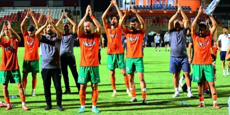 مس رفسنجان 1 – بعثت کرمانشاه 0/ لیگ یک: فرشاد پیوس به قولش عمل کرد