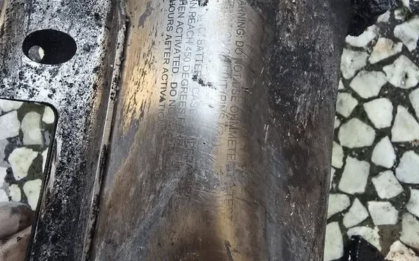 دادگستری هرمزگان: در نتیجه دادهکاوی قطعات مکشوفه، تعلق تسلیحات به کار رفته در حمله به مراسم عروسی در سیریک به ارتش آمریکا، به اثبات رسید/ روی بدنه یک قطعه، کد شناسه نظامی و دولتیای ثبت شده که منحصراً متعلق به کمپانی تسلیحاتی آمریکایی ریتون است