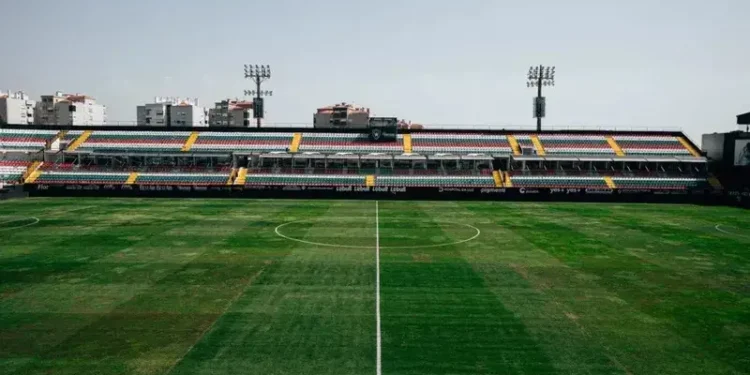 در پرتغال ورزشگاه را به خاطر چمن پلمب کردند/ چمن مهم است چون فوتبالیستها مهم هستند!
