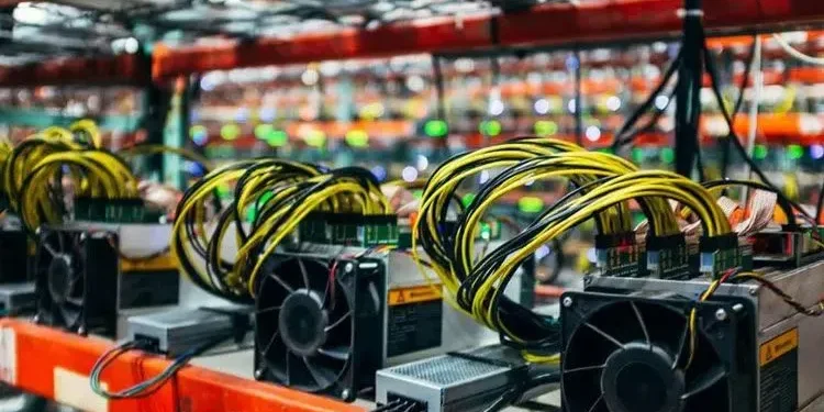 شرکت توزیع برق البرز: کشف بزرگترین مزرعه استخراج رمزارز در البرز و جمع‌آوری ۳۶۲ ماینر/ این مزرعه در پوشش صنعت فعالیت می‌کرد