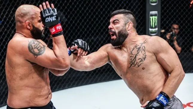 سرمربی تیم ملی بوکس: امیر علی اکبری ۳ یا ۴ مبارزه میکند و سپس با رشته MMA خداحافظی خواهد کرد