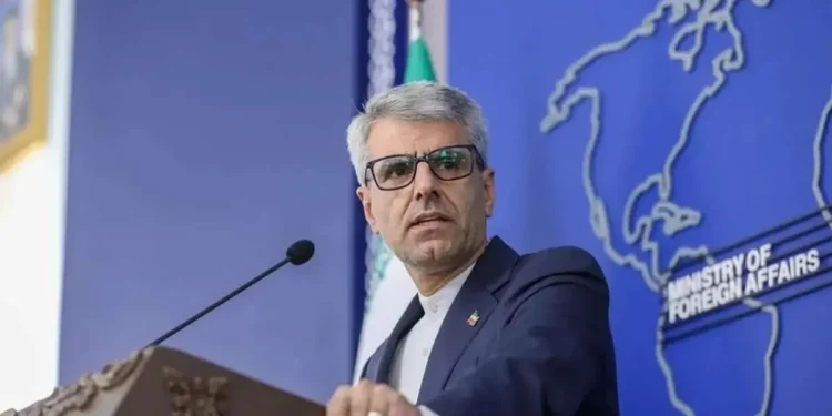 واکنش سخنگوی وزارت خارجه: ایران به جنایات وحشیانه آمریکا با قاطعیت پاسخ خواهد داد/ دولتها و نهادهایی که در برابر چنین رفتارهای بیرحمانهای سکوت میکنند، باید بدانند که سکوت آنها به معنای بیطرفی نیست