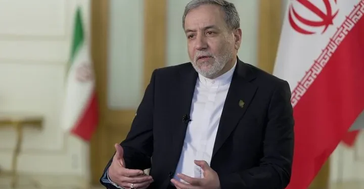 عراقچی در واکنش به ادعاها مقامات امریکایی مبنی بر بی دفاعی ایران: در زمان مناسب میزان واقعی تلفات نیروهای آمریکایی را افشا خواهیم کرد