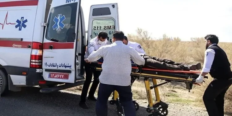 واژگونی نیسان‌وانت حامل کارگران فصلی در شاهرود با یک فوتی و ۱۷ مصدوم