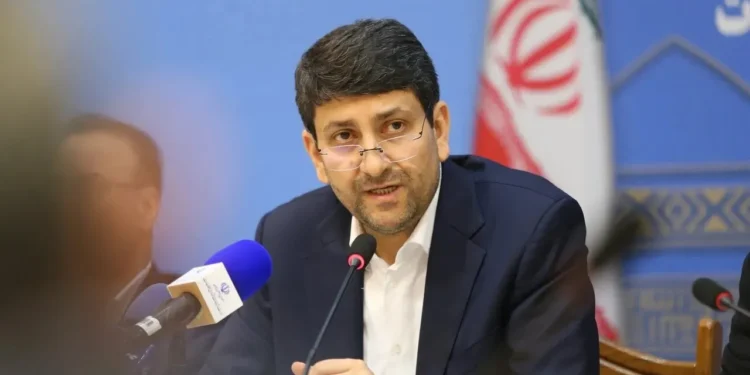 وزیر ارتباطات: یک سال قبل، گزارشی تحلیلی و مفصل درباره گسترش منظومه‌های ماهواره‌ای در شورای عالی فضای مجازی ارائه کردم و توضیح دادم که این منظومه‌ها به‌شدت در حال فراگیر شدن هستند؛ برخی چنان واکنش نشان دادند / اگر پایمردی پزشکیان نبود، قفل اینترنت به این سادگی‌ها باز نمی‌شد