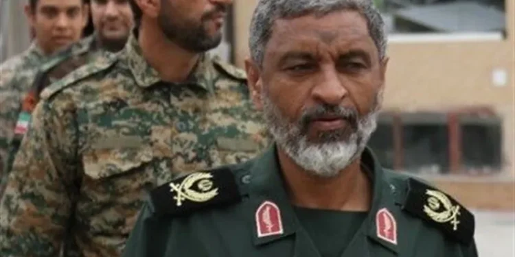 فرمانده نیروی دریایی سپاه: دلاورمردی رزمندگان اسلام در جبهه‌ی جنوب و در دریاها، وامدار استقامت و حضور باصلابت ملت ایران است/ گلوی جهان‌خواران را رها نکرده و اجازه‌ی تکرار و حضور مجدد و ظالمانه‌ی آنان را نخواهیم داد