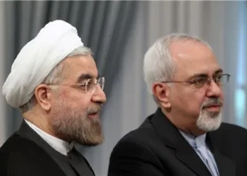 ببینید/ شعرخوانی یک مداح علیه خاتمی، ظریف و روحانی