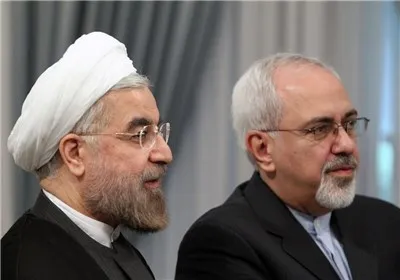 ببینید/ شعرخوانی یک مداح علیه خاتمی، ظریف و روحانی