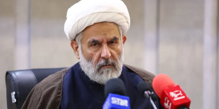 طائب، رئیس سازمان بسیج: دشمن قصد داشت در دوگانه مذاکره و مقاومت، مردم ما را دوگانه کنند، بگویند یک عده مقاومتی‌اند، یک عده مذاکره‌ای‌اند، یه عده دنبال جنگند، یک عده هم دنبال معیشت