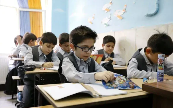 وزیر آموزش‌ و پرورش درباره احتمال مجازی شدن مدارس: مدارس در تمام کشور حضوری هستند و جای نگرانی نیست