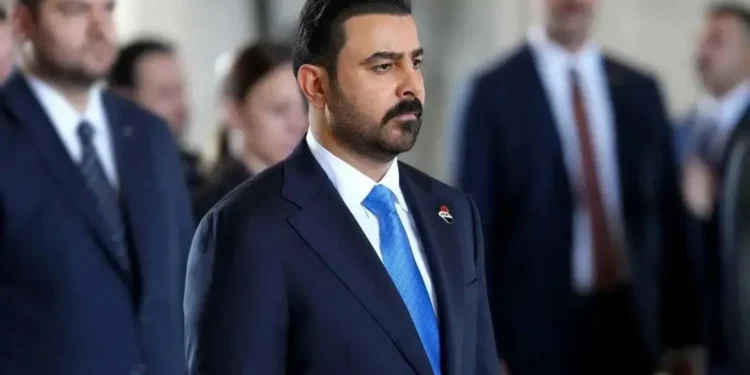 بلومبرگ: عراق تخفیف به معامله‌گرانی که نفت خام این کشور را در داخل خلیج فارس بارگیری می‌کنند، ارائه می‌دهد، به ۳۷ دلار به ازای هر بشکه افزایش داده / برای کسانی که جسارت به خرج می‌دهند (یا دیوانه‌اند!)، این می‌تواند یک فرصت سودآوری باشد