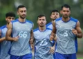 بازگشت تمرینات استقلال خوزستان به اهواز/ آبی‌‌ها دوباره پلاک ایران 14 را نصب کردند!(عکس)
