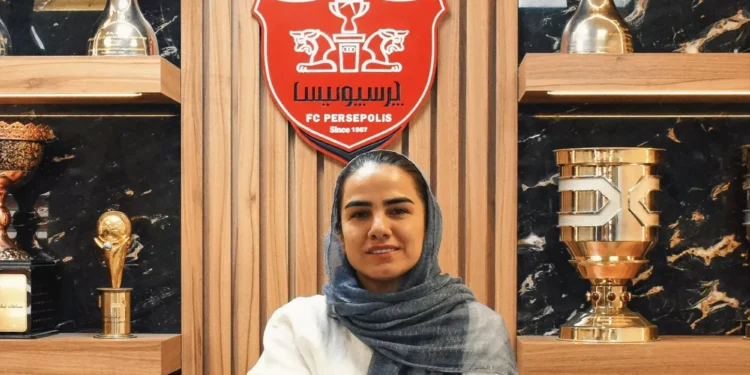فرشته کریمی فوتبالیست شد؛/ بمب زنان پرسپولیس با صید قهرمان آسیا!