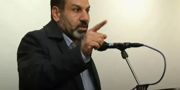 مومنی: نه کار خداداد درست بود نه عالیشاه/ در مورد صالح، سهراب صاحب اختیار است