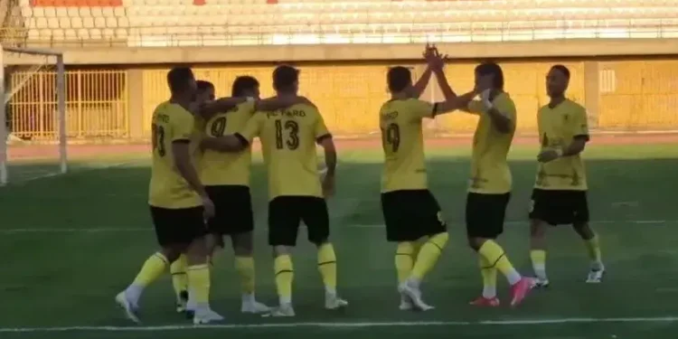 نیش اول فصل به مس؛ / زنبورهای کرج صاحب اولین گل لیگ یک