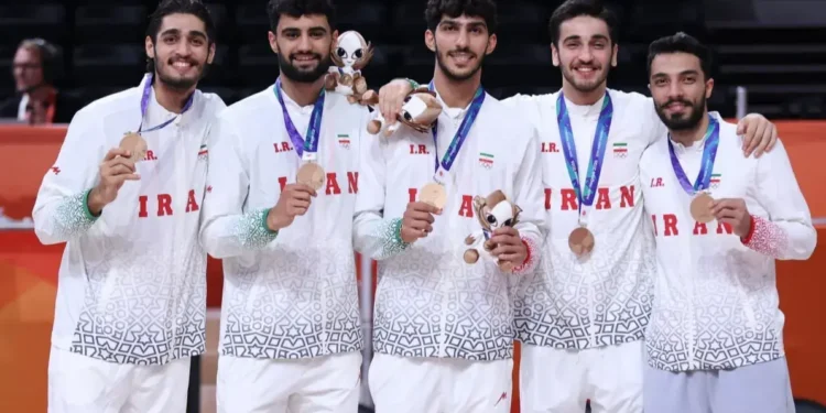 شکست چین با آن امکانات شاهکار بود:/ ایلیاوی: ‏بسکتبال ایران از بازیکن تا رئیس جوان است