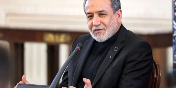 عراقچی: اگر انصاف و توازن در قطعنامه سازمان همکاری اسلامی درباره یمن رعایت نشود، نمی‌توانیم به آن بپیوندیم/ ممکن است تحفظ خود را اعلام کنیم یا صراحتاً بگوییم که این قطعنامه را قبول نداریم
