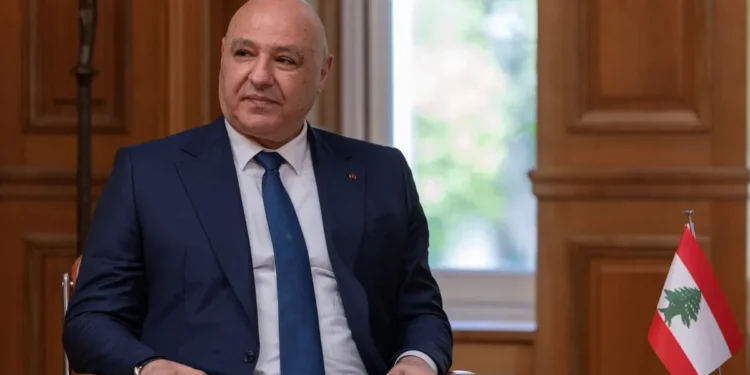 عون در دیدار با هیئت فرانسوی: نباید در جنوب لبنان خلاء امنیتی ایجاد شود
