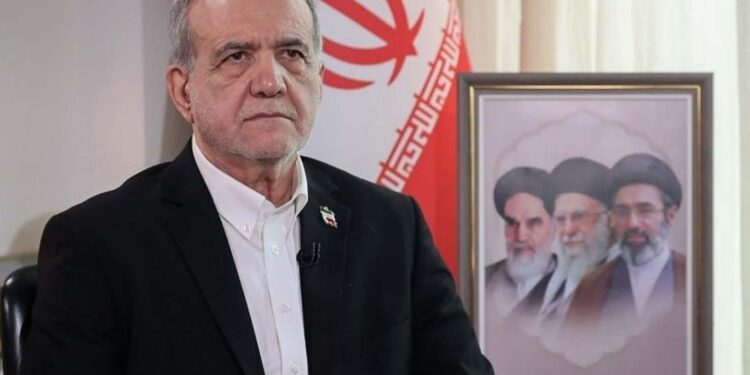رئیس جمهور ایران: با دشمنی که هر روز ترور و تهدید می‌کند مذاکره معنا ندارد