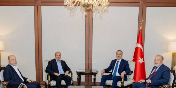 دیدار رهبر حماس با وزیر خارجه ترکیه و تأکید بر تحقق وحدت ملی فلسطین