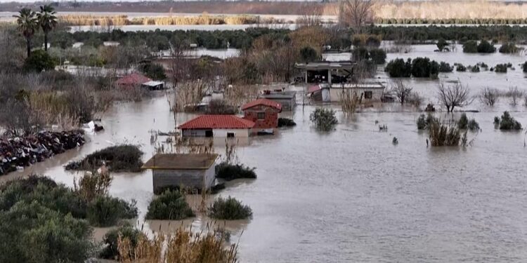 سیلهای مرگبار همزمان با طغیان رودخانهها آلبانی و مونتهنگرو را درنوردید
