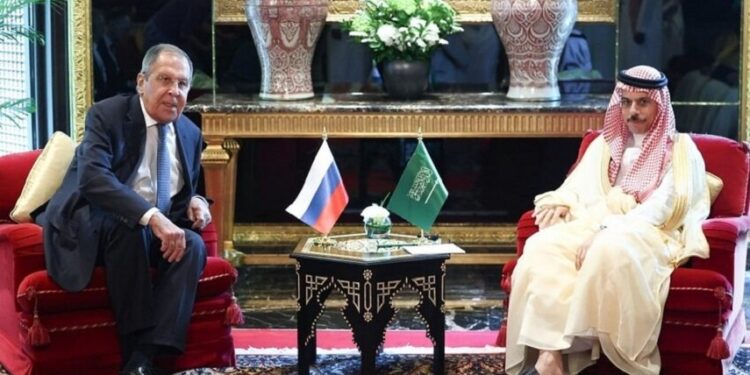 گفت‌وگوی لاوروف و بن‌فرحان درباره روابط دوجانبه و امنیت کشتیرانی