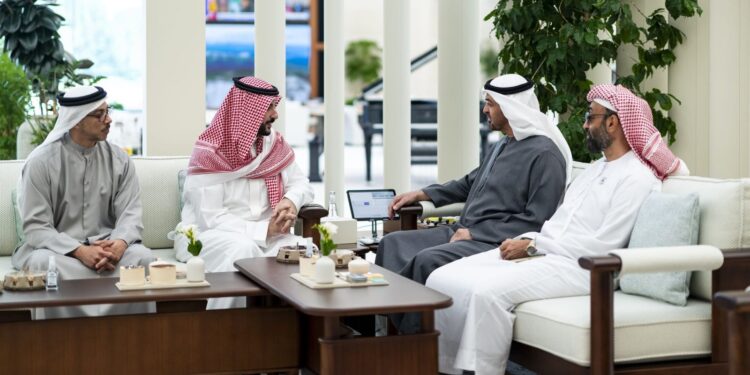 دیدار رئیس امارات و وزیر دفاع عربستان در ابوظبی