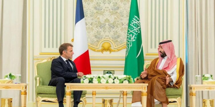 بن سلمان و مکرون روابط دوجانبه و تحولات منطقه را بررسی کردند