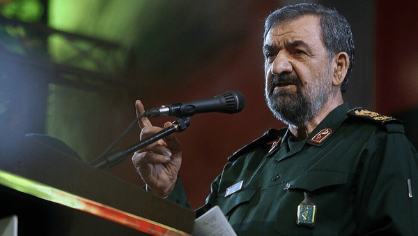 دبیر شورای عالی امنیت ملی ایران: تنگه هرمز با تهدید یا فشار باز نخواهد شد