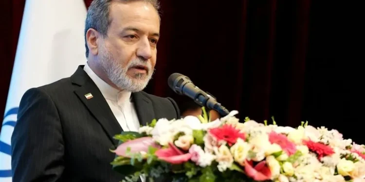 عراقچی: نخست‌وزیر بریتانیا می‌گوید دولت او بر این باور است که ایران در حادثه پایگاه هوایی فیرفورد نقش داشته؛ همین که شما این افرادی که به‌ قول خودتان تروریست بوده‌اند را آزاد کردید، خودش همه چیز را روشن می‌کند/ دارید مقصر را در جای اشتباهی جست‌وجو می‌کنید