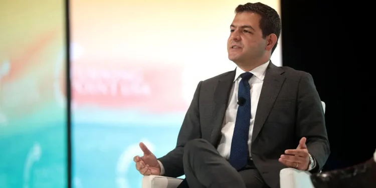 ویدیو/ سهراب احمری، ستون‌نویس سابق وال استریت ژورنال: جنگ ضربه مهمی به ائتلاف ترامپ وارد کرده/ ترامپ برای اینکه خود و حزب جمهوری‌خواه را نجات دهد، باید همین الان از خاورمیانه بیرون بیاید