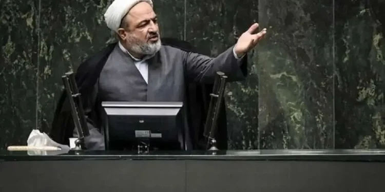 انتقاد روزنامه جوان: چرا تجمعات شبانه را با موضوع زندانی شدن رسایی به بیراهه می‌برید؟/ نباید منازعات، اختلافات و چند دستگی‌ها به موضوع تجمعات چنبره بزند