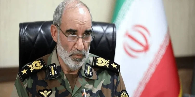 دستور فرمانده نیروی زمینی ارتش به فرماندهان یگانها: آمادگی یگانها در بالاترین سطح حفظ شود / هرگونه غفلت و سهلانگاری میتواند هزینههای سنگینی به همراه داشته باشد