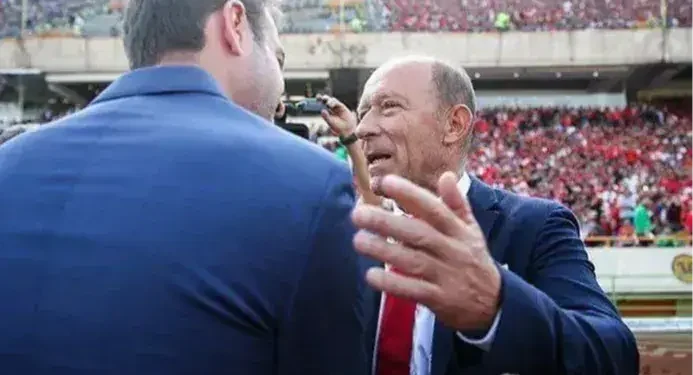 من ارسال کنم، تو گل بزنی؛/ ذوق‌زدگی سرمربی پرسپولیس کنار ارلینگ هالند! (عکس)