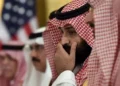 ریاض تحقیقاتی را برای تشخیص علت ناکامی پدافند هوایی خود در رهگیری حملات انصارالله آغاز کرده/ هدف، فهمیدن این است که چرا سامانه‌های پدافند هوایی، پیش از حملات هشدار لازم را صادر نکردند/ کلاهک‌های سامانه‌های پیشرفته‌ انصارالله می‌توانند تغییر مسیر دهند؛ این قابلیت، رهگیر‌ی را با چالش مواجه کرده/ آمریکا هم از حمله مستقیم خودداری می‌کند، زیرا شاید انصارالله تردد در باب‌المندب را متوقف کند