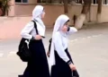 ببینید/ جلوگیری از ورود دانش‌آموزان محجبه به مدرسه در جمهوری آذربایجان