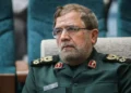 سرلشکر ایزدی، جانشین فرمانده کل سپاه: آمادگی نیروهای مسلح در جزایر و شمال تنگه هرمز برای دفاع از این مناطق/ اقدامات دفاعی در این آبراه، روز به روز گسترده‌تر می‌شود/ تلفیق توانمندی‌های ما در جزایر و آب‌های خلیج فارس و تنگه هرمز، شرایط اطمینان بخشی ایجاد کرده