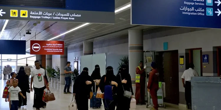 به همان اندازه که جنگ با مواد منفجره پیش میرود، به اقتصاد نیز مربوط است، این همان نقطهضعفی است که حوثیها و ایران روی آن حساب باز کردهاند/ریاض این هفته میزبان کنگره جهانی نفت است؛ اواخر ماه هم، نشست «ابتکار سرمایهگذاری آینده» برگزار خواهد شد / ادعای عربستان درباره برخورداری از محیطی امن برای میزبانی از تریلیونها دلار دارایی مالی، مراکز داده و صنایع نوظهور است در معرض خطر قرار گرفته