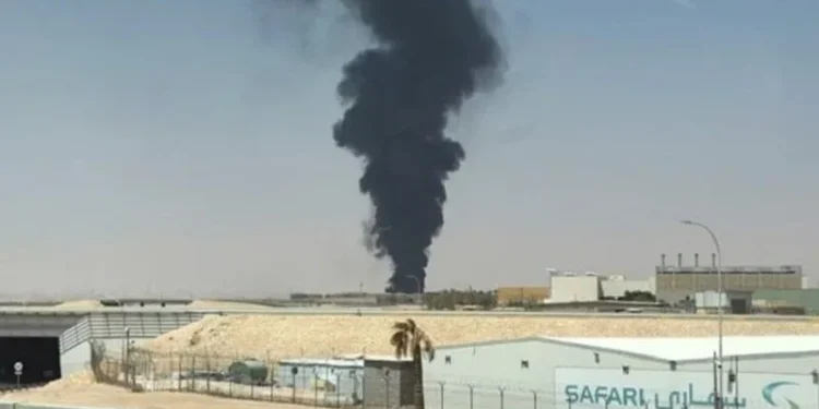 حملات موشکی و پهپادی به ابها و خمیس مشیط در جنوب عربستان / پروازها در فرودگاه طائف متوقف شد
