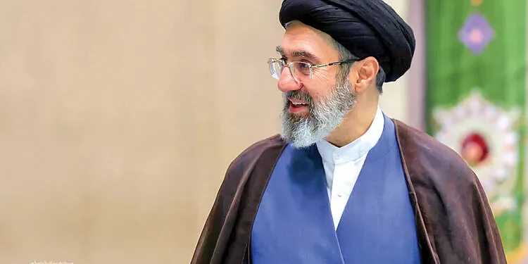 تولیت آستان قدس رضوی: توفیق اقامه نماز با رهبر انقلاب را داشته‌ام؛ حال ایشان بسیار خوب بود / رهبر انقلاب پیش و پس از تدفین رهبر شهید در مشهد حضور داشتند